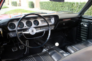 Интерьер Pontiac GTO 1964 год